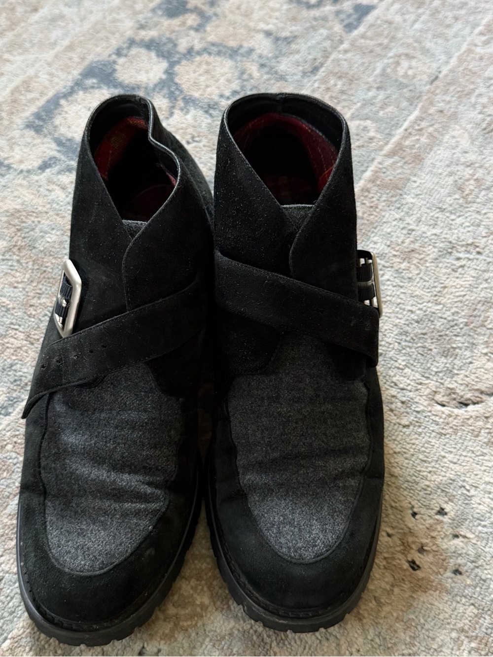 Jones New York womens 9.5M Black and Gray Suede-Accented Chukka Boots